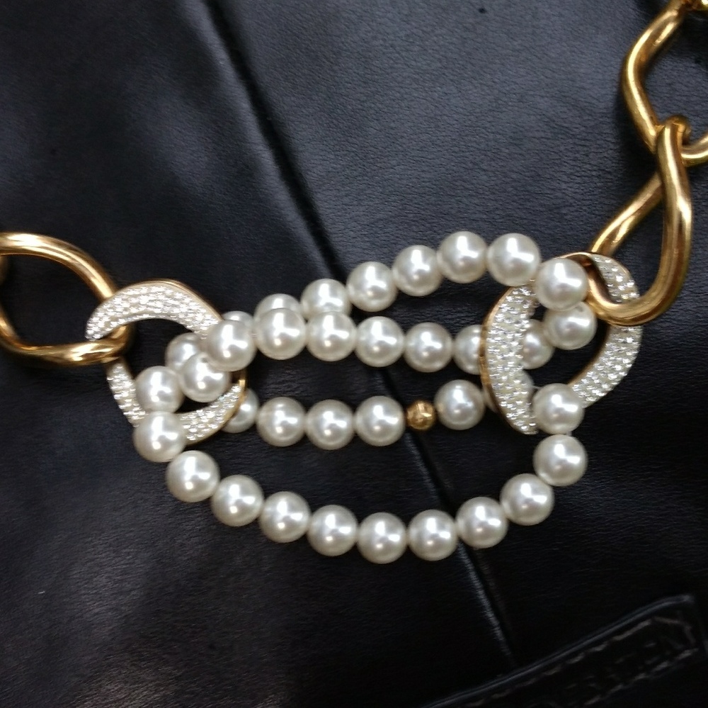 Swarovski Chunky Gold Chain w/Pearls Necklace - Picture 2 of 7
